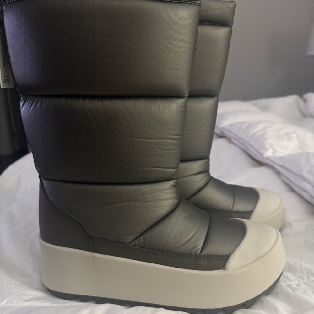 NWT Cougar Magneto Loden color snow boots~Size 8~Gorgeous boots! - Picture 2 of 16